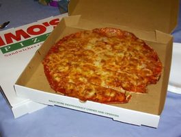 do-pizzas-come-square-boxes_-800x800